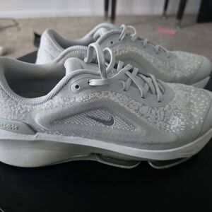Nike Women's Gray Sneakers Great Condition!!!